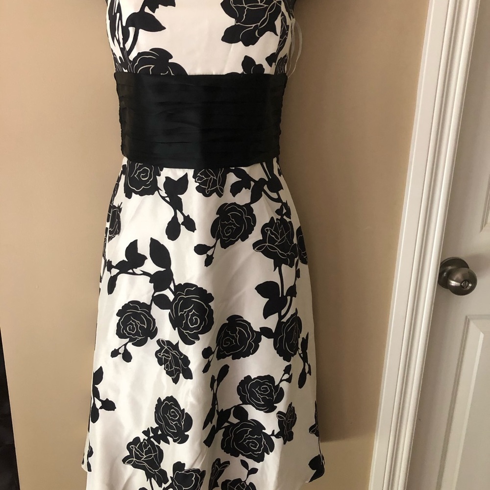 White House Black Market dress size 4 - Picture 5 of 5